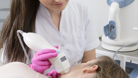 Blizny po trądziku - jak je usunąć zabiegami?