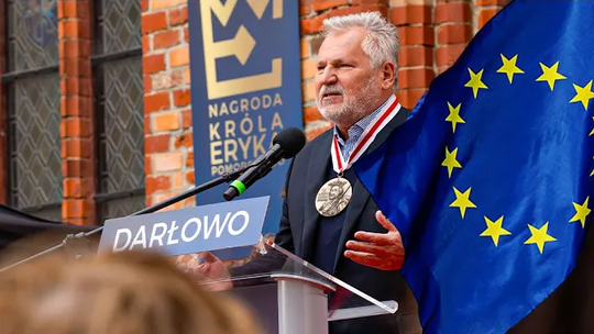 Centrum Europy w Darłowie! –  Wyjątkowa Ceremonia w Historycznych Murach