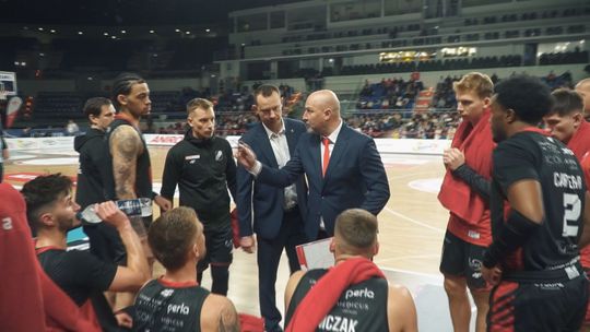 Czarni z trenerskim wzmocnieniem