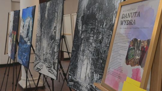 Danuta Wydra prezentuje