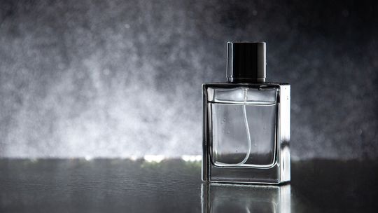 Dlaczego francuskie perfumy lane od Flow Perfumes podbijają serca klientów?