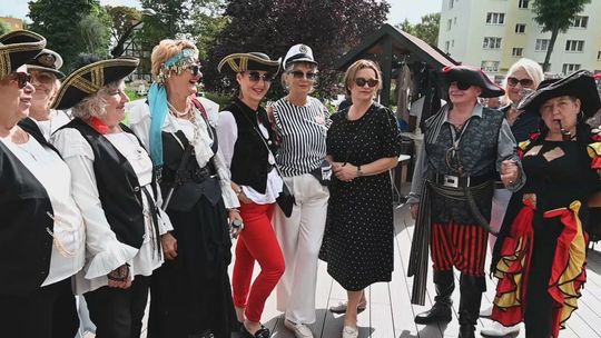 słupscy seniorzy na bulwarach