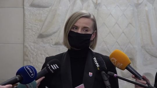 Dzieci do szkół, nauczyciele na testy