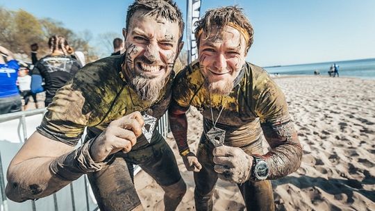 Ekstremalne trasy, najdłuższa morska przeprawa i debiuty przeszkód, to czeka uczestników Runmageddonu Gdańsk.