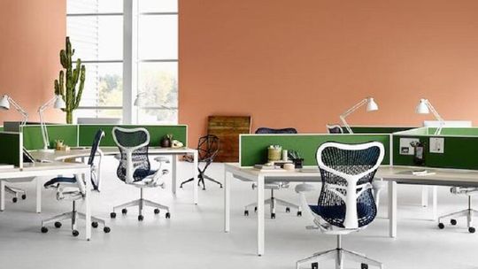Herman Miller Mirra – elastyczność i solidne podparcie pleców