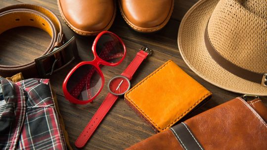 Jak łączyć markowe ubrania z tańszymi dodatkami – moda dla każdego budżetu?