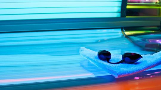 Jak przygotować skórę przed sesją w solarium?