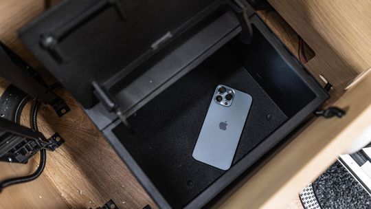 Jak skutecznie zabezpieczyć samochód przed kradzieżą i włamaniem?