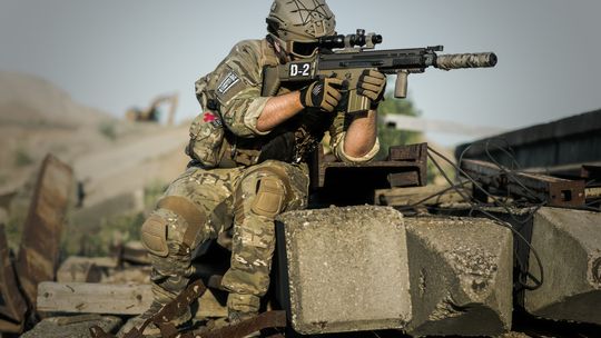 Jak we właściwy i odpowiedzialny sposób przechowywać broń palną?