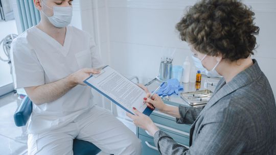 Jak wygląda pierwsza wizyta osoby zainteresowanej udziałem w badaniu klinicznym?
