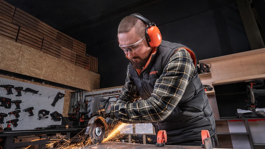 Jakie są rodzaje osprzętu do szlifierki kątowej?