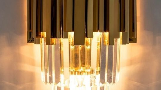 Kinkiety Glamour – Luksusowe Oświetlenie dla Twojego Wnętrza