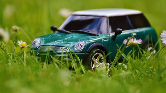 Kredyt samochodowy czy gotówkowy, czyli jak sfinansować zakup auta