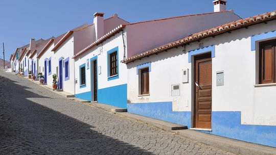 Którą metodę ocieplenia stropodachu wybrać?