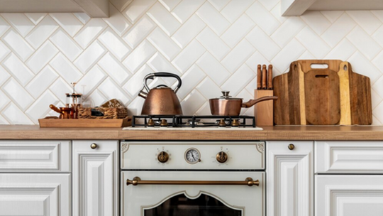 Kuchenki SMEG w aranżacjach kuchennych w stylu retro: Powrót do przeszłości z nowoczesnymi technologiami