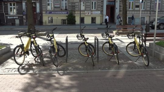 Miejski rower na zimowaniu