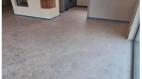 Mikrocement CONBAR – nowoczesne powierzchnie, które zmieniają oblicze Twojego domu