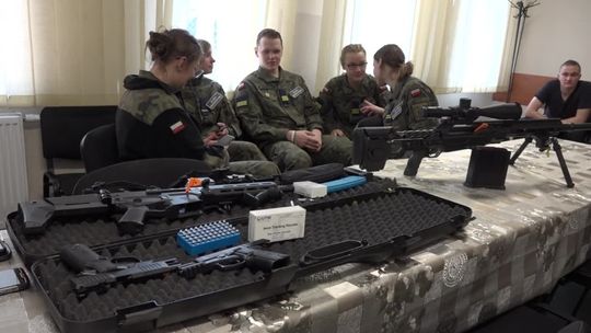 Mundurowa młodzież postrzelała