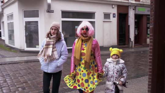 Nie ośmieszaj się, przemocy nie ukryjesz