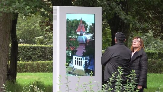 Nowoczesny totem w Ustce