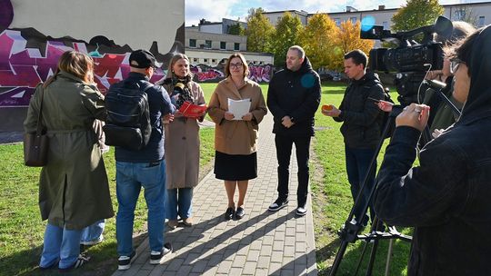 Nowy mural i plan rewitalizacji Słupska do 2032 roku 🎨🏙 | Konferencja w SP nr 6
