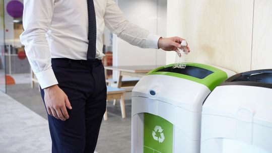 Optymalizacja procesów zarządzania odpadami dla firm - przewodnik po usługach Stena Recycling