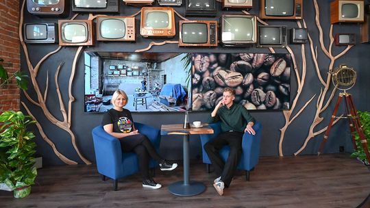 ☕🎬„Pegaz” – tu kawa spotyka TELEWIZJĘ! Nowy odcinek „Letniej Redakcji TV Słupsk”