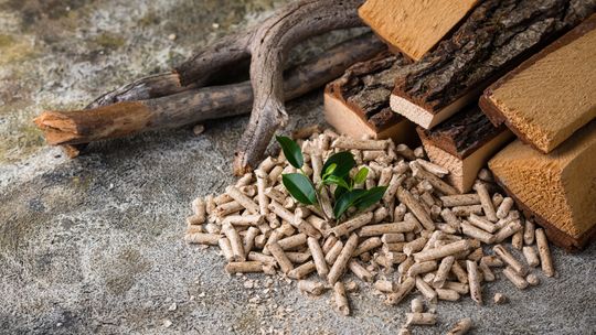 Pellety: Cena za tonę a ekonomia sezonu grzewczego