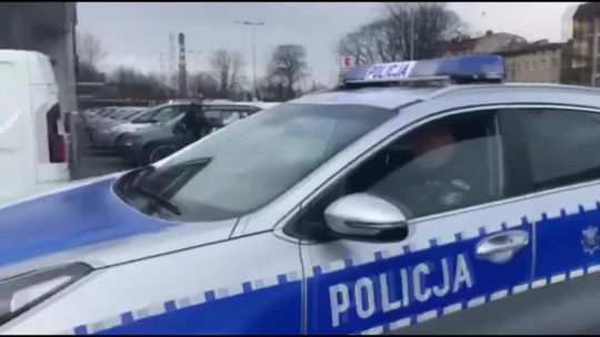 Policja pilnuje odstępów