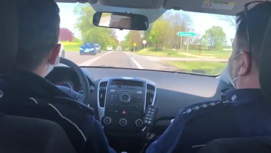 Policjanci zabrali 8 praw jazdy w dzień