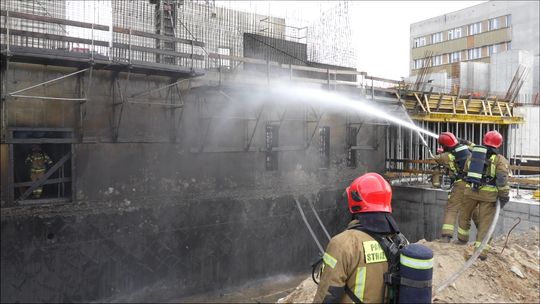 Pożar na terenie budowy dworca kolejowego w Słupsku.