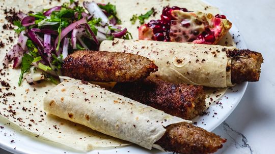 Prawdziwy turecki kebab – smak, który zachwyca w każdej restauracji
