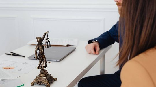 Prawnik e-commerce – dlaczego obsługa prawna sklepu internetowego jest tak ważna?
