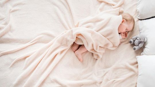 Prześcieradło na przewijak – zbędny gadżet, czy praktyczny zakup?