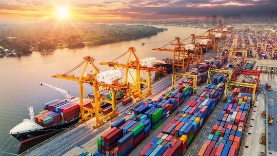 Przewodnik po organizacji transportu ładunków ponadnormatywnych drogą morską