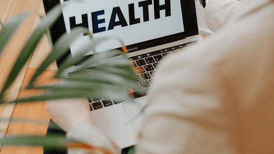 Psychoterapia online – czy warto? Przewodnik po terapii przez Internet