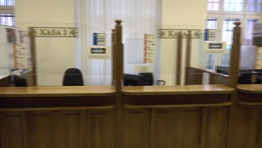 Ratusz nieco bardziej otwarty