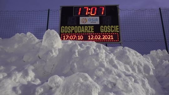 Śnieżni piłkarze w Ustce