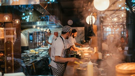 Solidna kuchnia to nie tylko smak. To stal, precyzja i chłodna głowa - dosłownie.
