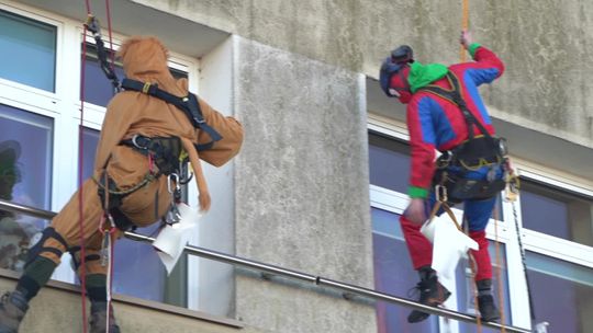 Superbohaterowie na linach 