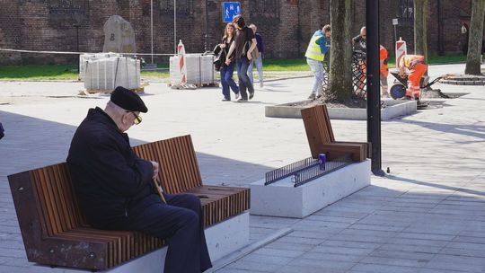 Teraz ławki, wkrótce zieleń