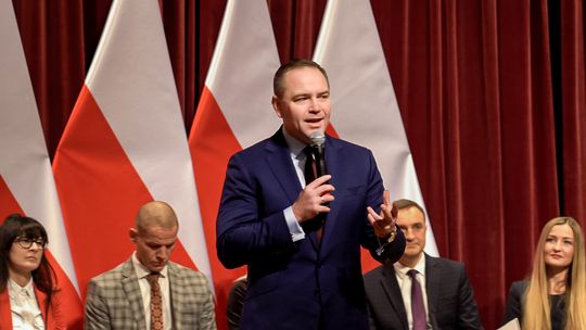 Tłumy na spotkaniu z Nawrockim