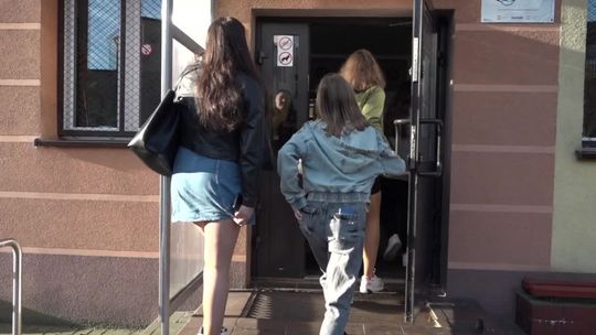 Uczniowie już w szkołach