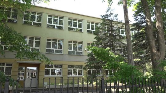 Urzędy w byłej szkole