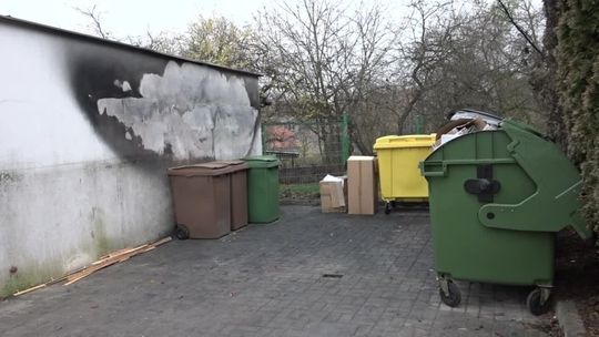 Wandale niszczą wiaty