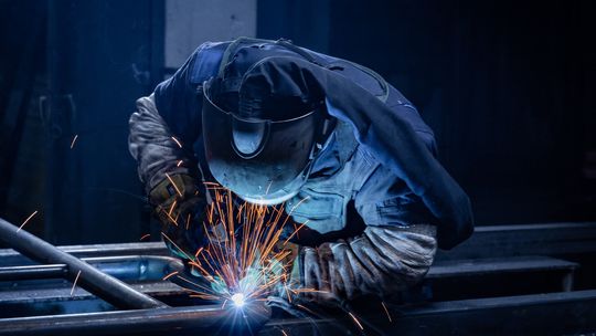 Wpływ wyboru wibratora na jakość i trwałość wykonanej konstrukcji betonowej